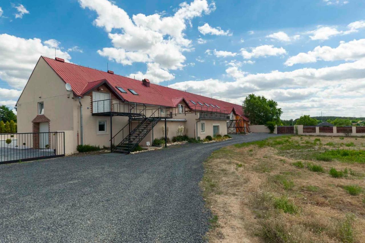 Vehlovice Apartments Melnik Exterior photo